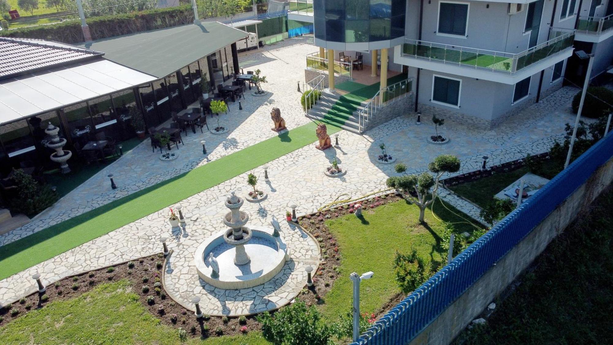 Artan Hotel *